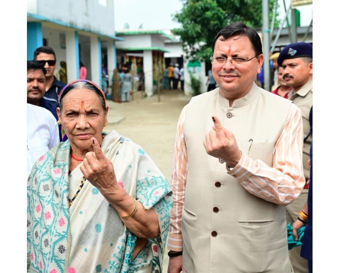 dhami-and-mother.jpg