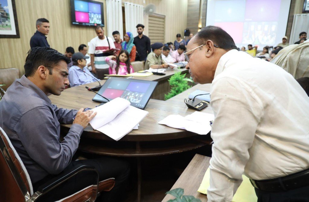 dm-bansal-1.jpg