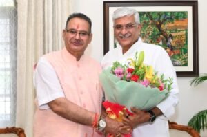 Cabinet-Minister-Ganesh-Joshi-welcoming-Union-Tourism.jpg