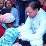 दीपावली के मौके पर आपदा प्रभावितों के बीच पहुँचे सीएम धामी