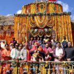 राज्यपाल ने बदरीनाथ धाम पहुंचकर की पूजा अर्चना, राज्य और देश की सुख समृद्धि की कामना की